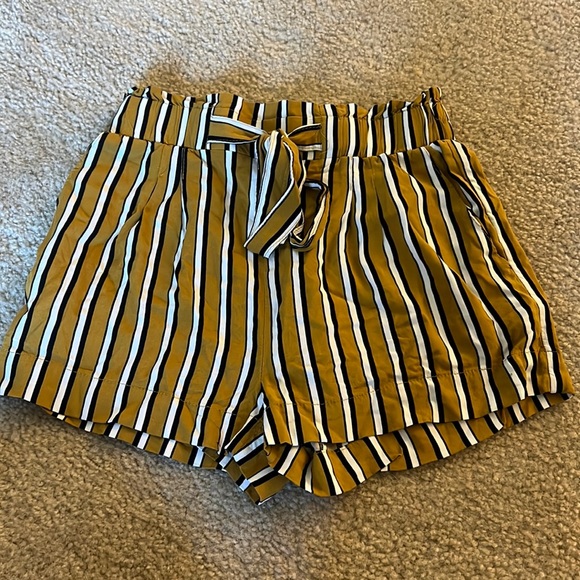 Papaya Yellow Black and White Striped Flowy Women’s Shorts - Picture 1 of 3